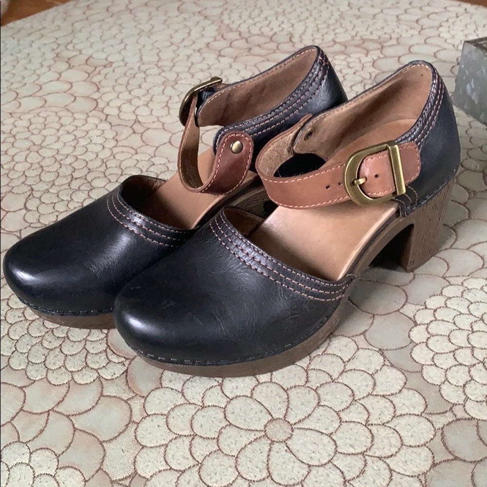 Dansko Darlene chocolate/black full grain size 37